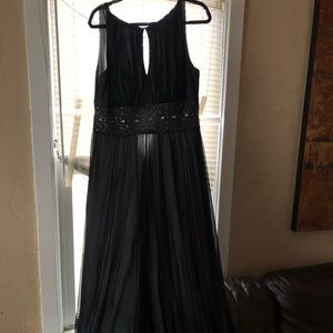 Black keyhole floor length prom dress